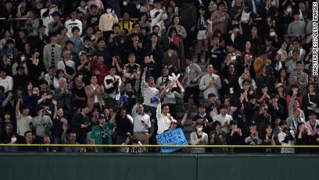 Fans cheer on Ichiro despite his ground out in the 4th inning.