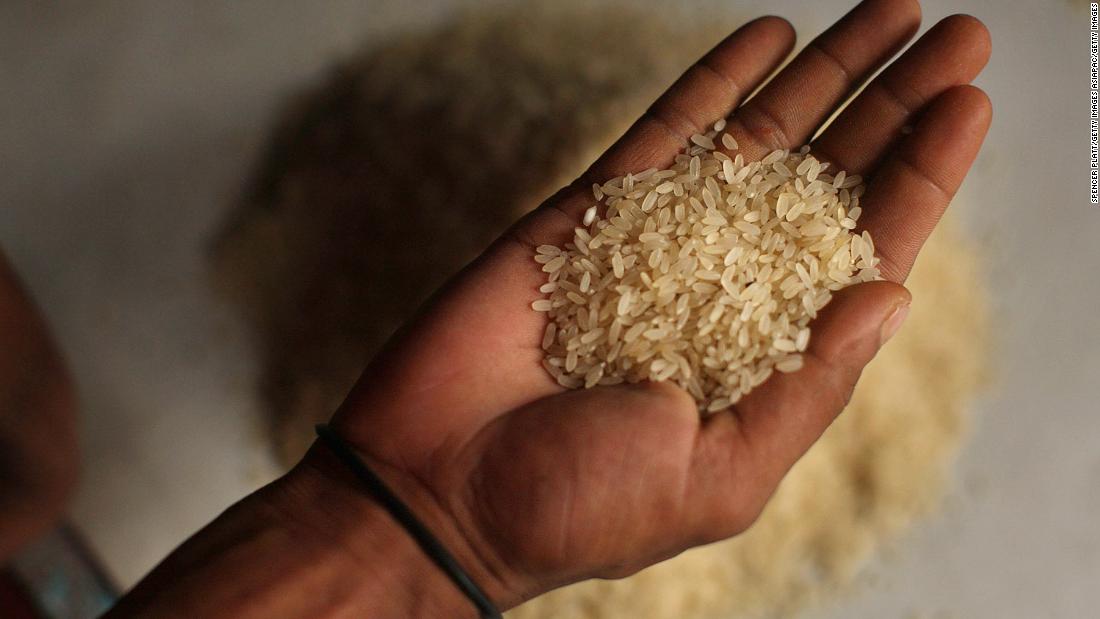 Rice sucks up 1,670 liters of water per kg. It relies heavily on rainfall (68%) as well as irrigation (20%) to grow. &lt;br /&gt;