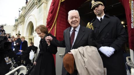 Former US President Jimmy Carter and First Lady Rosalynn Carter arrive for the Presidential Inauguration of Donald Trump at the US Capitol on January 20, 2017 in Washington, DC.  (Photo by Saul Loeb - Pool/Getty Images)