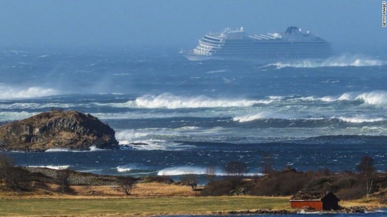 Helicopters being used to rescue passengers from ship