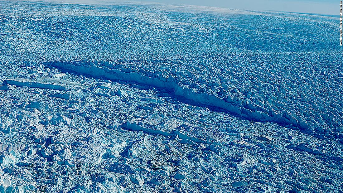 Los glaciares de Groenlandia podrían perder más hielo de lo que se pensaba, lo que genera preocupación por el aumento del nivel del mar