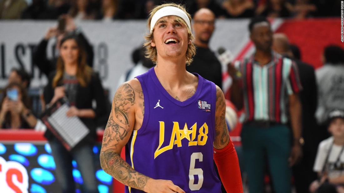 Bieber warms up before playing in a celebrity basketball game that was part of the NBA&#39;s All-Star Weekend in February 2018.