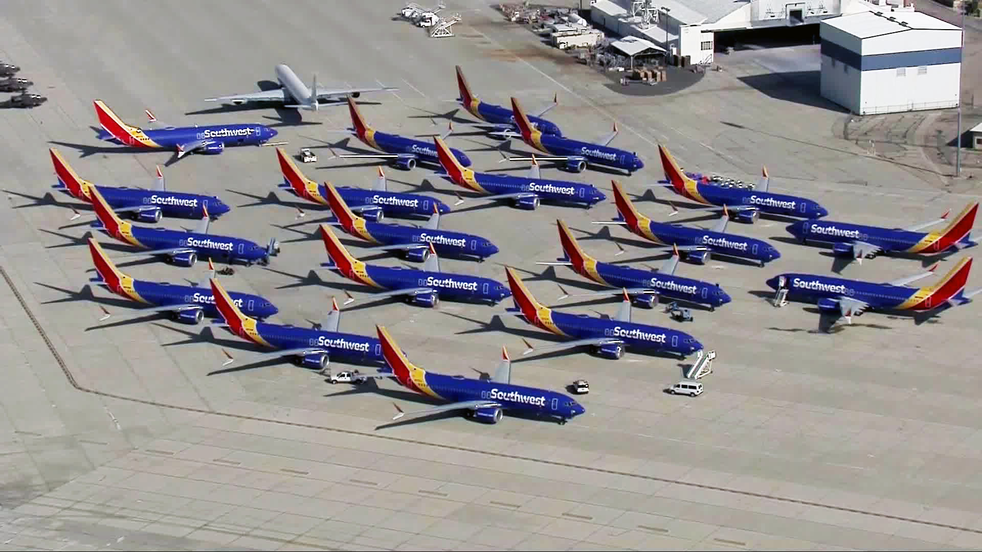 737 Max 8 Southwest Plane Makes An Emergency Landing In Florida Cnn