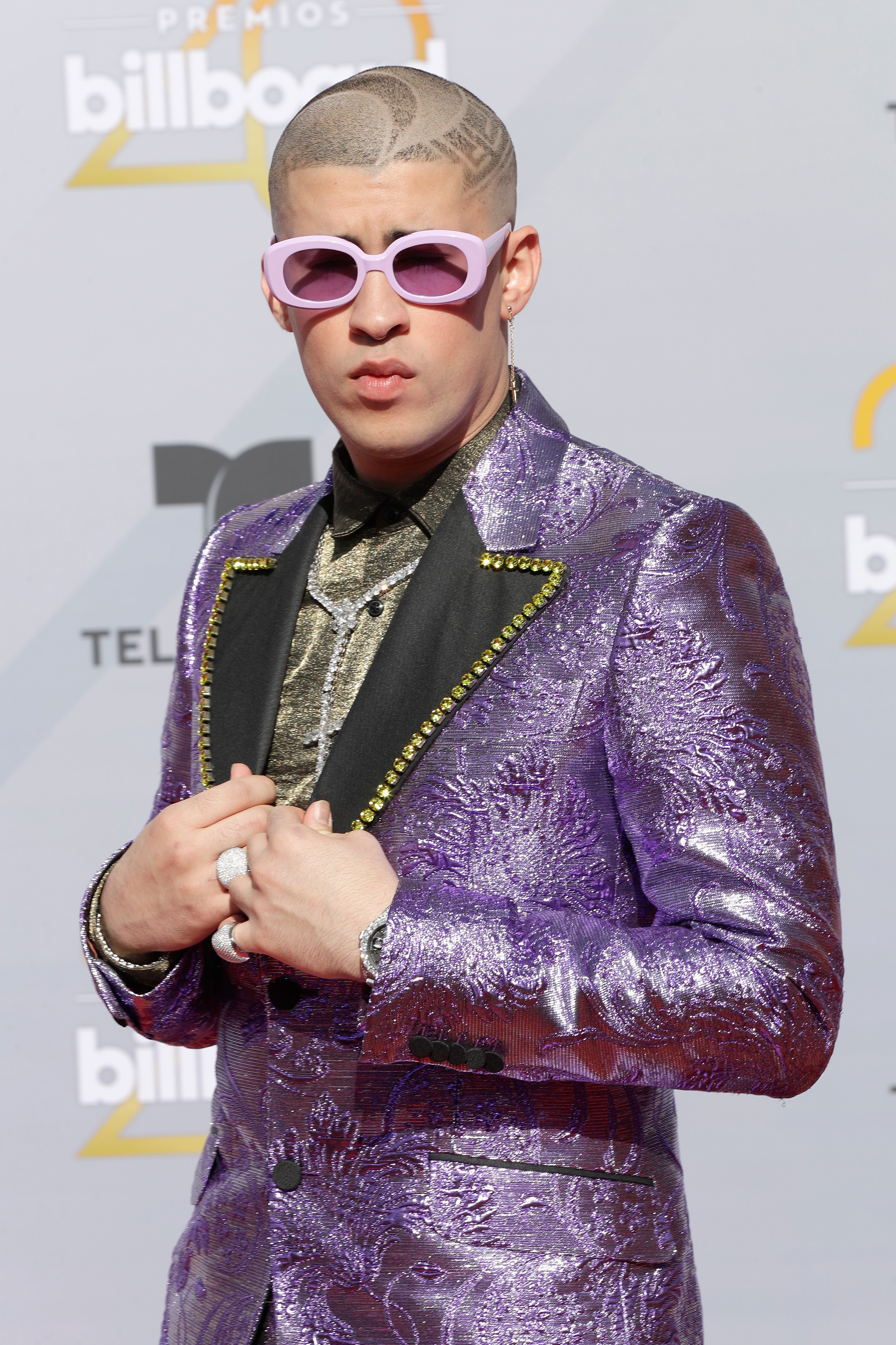 How Many Awards Does Bad Bunny Have : Bad Bunny S X 100pre Wins Best ...