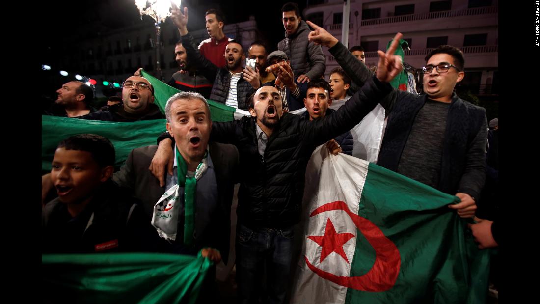 Алжирын Ерөнхийлөгчийн 20 жилийн дарангуйлал дуусав