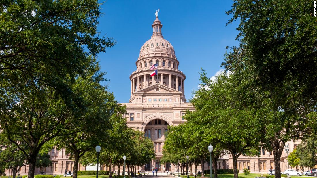 Texas Democrats leave House floor, effectively blocking passage of restrictive voting bill for now - CNN