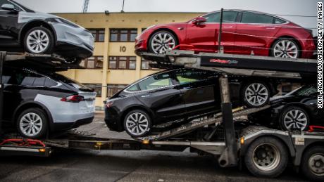 Tesla and GM electric car sales could get a big boost if this bill passes