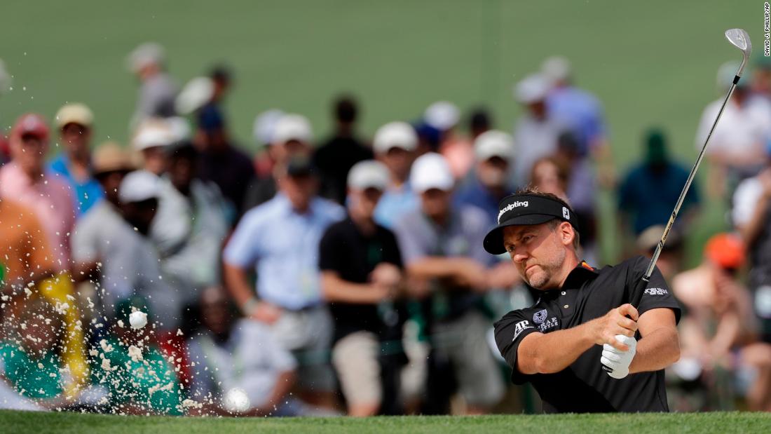 England&#39;s Ian Poulter kept up his challenge for a maiden major title with another good round at Augusta.