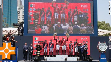 The Shanghai Swans on the top of the podium in Mexico City.