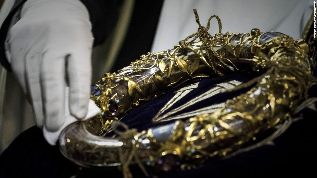 &lt;strong&gt;Crown of Thorns: &lt;/strong&gt;One of the cathedral&#39;s most precious relics, a crown made from a band of rushes said to be part of the crown of thorns placed on Jesus&#39;s head, was saved from the fire. 