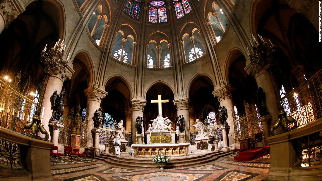 &lt;strong&gt;Altar:&lt;/strong&gt; The cathedral is the seat of the Archbishop of Paris. 