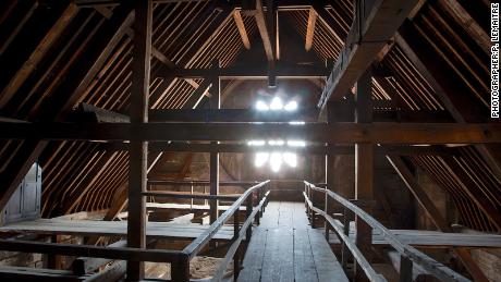 The cathedral&#39;s ceiling contains thousands of oak beams, some of which date as far back as the 12th century.