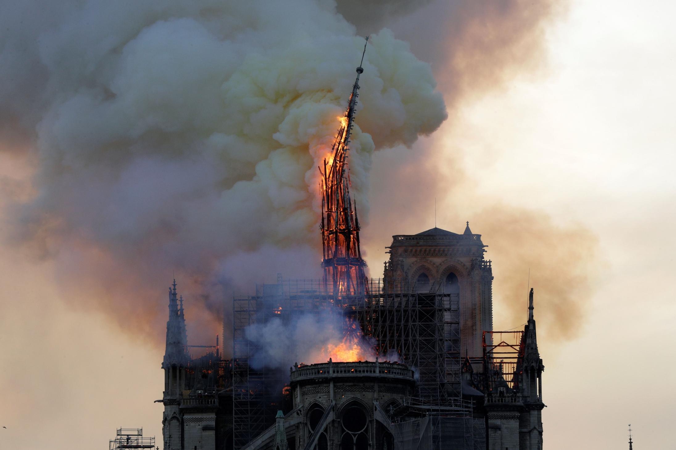 Scenes from the Notre Dame Cathedral fire - CNN Video