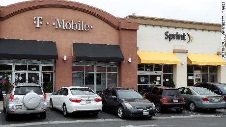 FCC formally greenlights merger between T-Mobile and Sprint