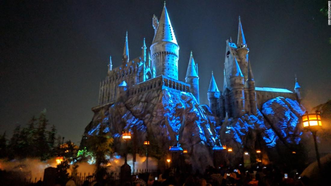 Dark Arts At Hogwarts Light Show Debuts Cnn Video 