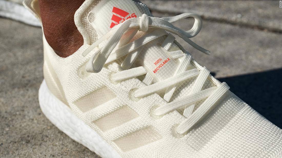 Adidas anuncia zapatillas para correr hechas de plástico reciclado y 100%  reciclables - CNN Video