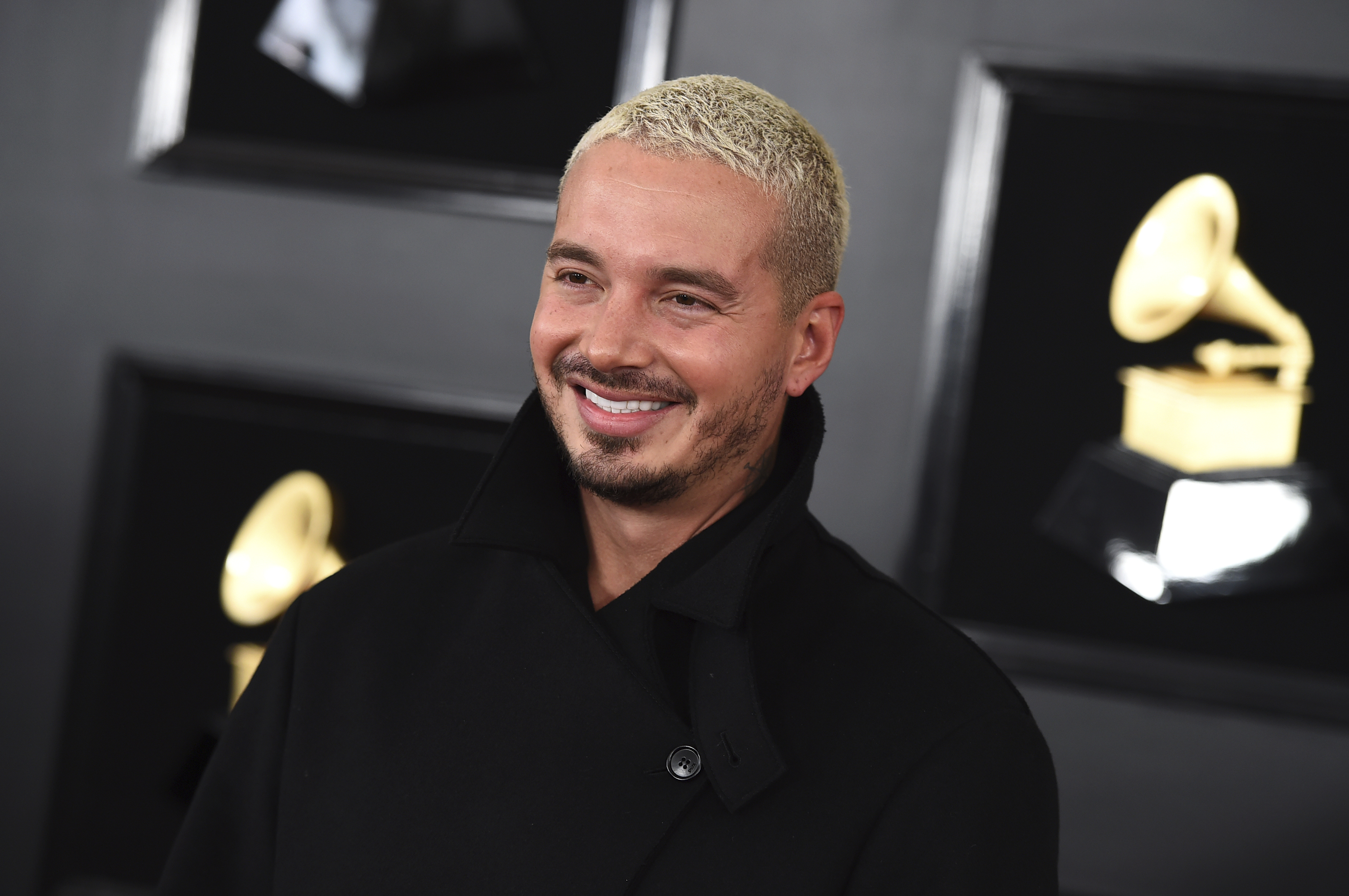 J Balvin Makes History As Lollapalooza S First Latino Headliner Cnn