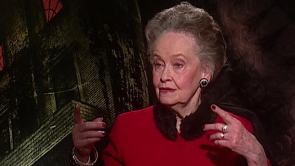 Lorraine Warren Amityville Horror And Conjuring Ghost Hunter Dead At 92