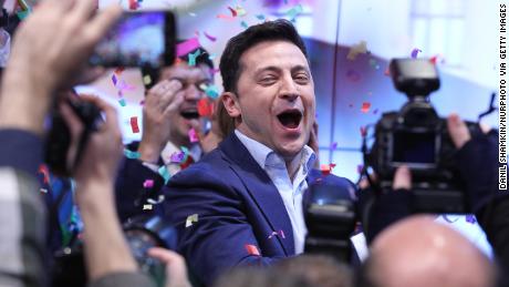Ukrainian comedian and actor Volodymyr Zelensky celebrated a landslide victory in the country&#39;s presidential election on Sunday.
