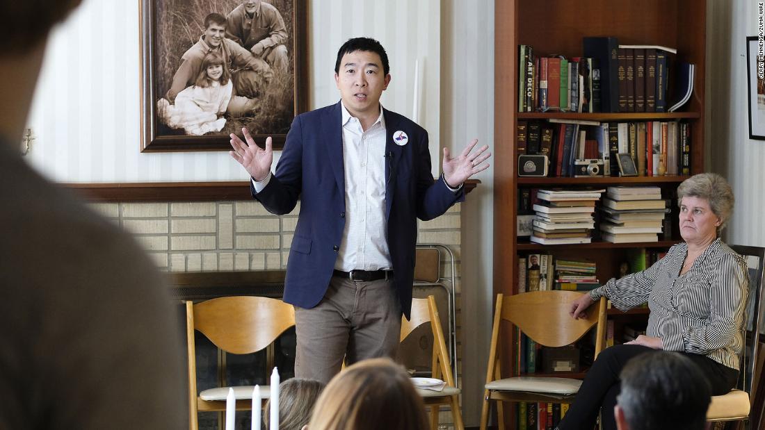 Yang meets with local Democrats in Sioux City, Iowa, in February 2019.