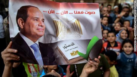 Egyptian voters back constitutional referendum that could extend Sisi&#39;s rule