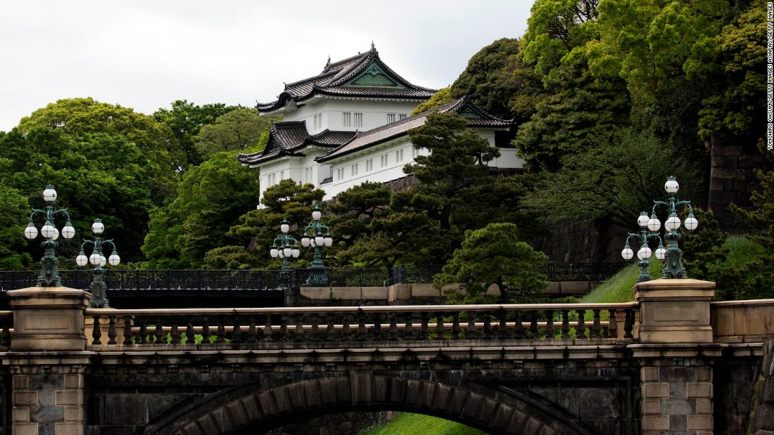 tokyo-s-imperial-palace-your-guide-to-visiting-japan-s-royal-residence