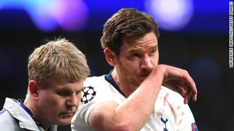 Jan Vertonghen was initially given the all-clear to continue playing, before being helped off the field just moments later.