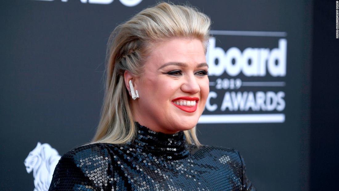 Kelly Clarkson releases new Christmas single in September because why not