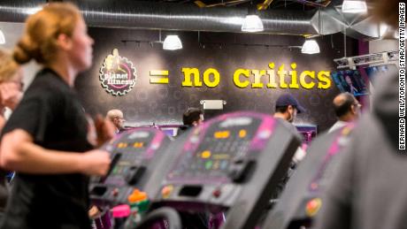 Planet Fitness is moving into old Toys &#39;R&#39; Us and Sears stores