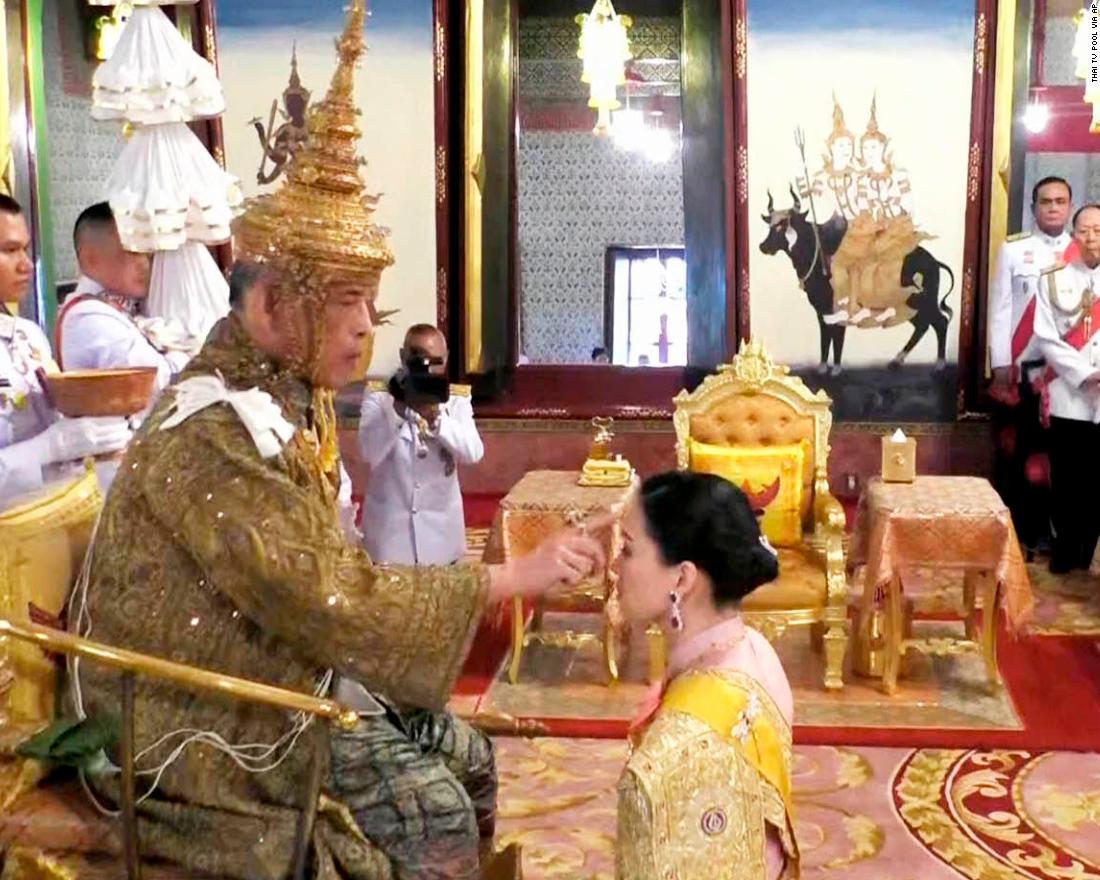 Thailand King Maha Vajiralongkorn Crowned In Elaborate Three Day