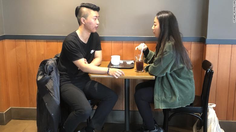 College students Kim Joon-hyup and Kim Min-ye are completing their dating assignment, in which students are paired with random partners to go on four-hour-long dates.