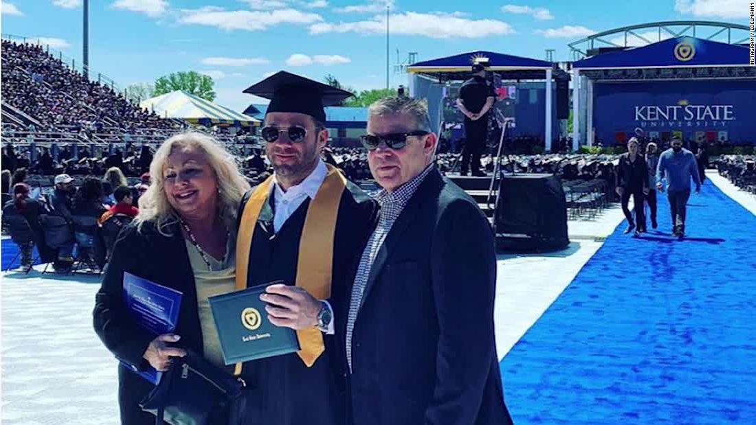 Nfl Player Gets College Degree 10 Years After Going Pro