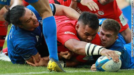 Billy Vunipola reaches out to score Saracens&#39; match-winning try