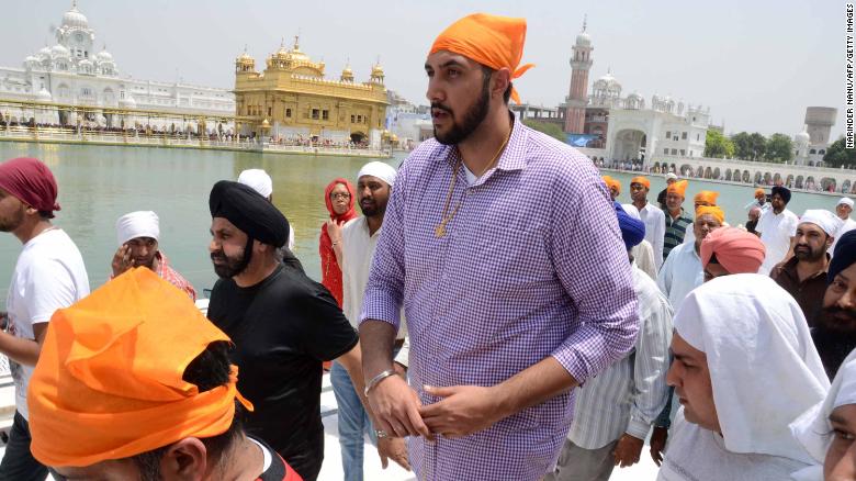 Sim Bhullar pays his respects at the The Golden Temple in Amritsar, India, on May 5, 2015. 