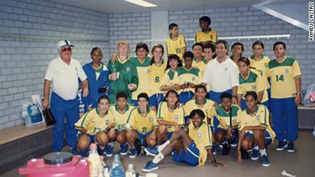 Another picture from the Brazilian Football Museum archives. Sissi with the Brazilian national team in 1997.  