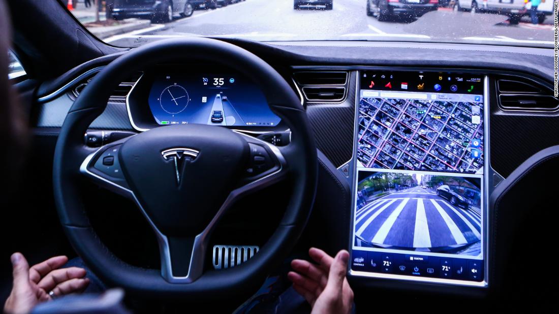 Tesla On Autopilot Crashed When The Drivers Hands Were Not