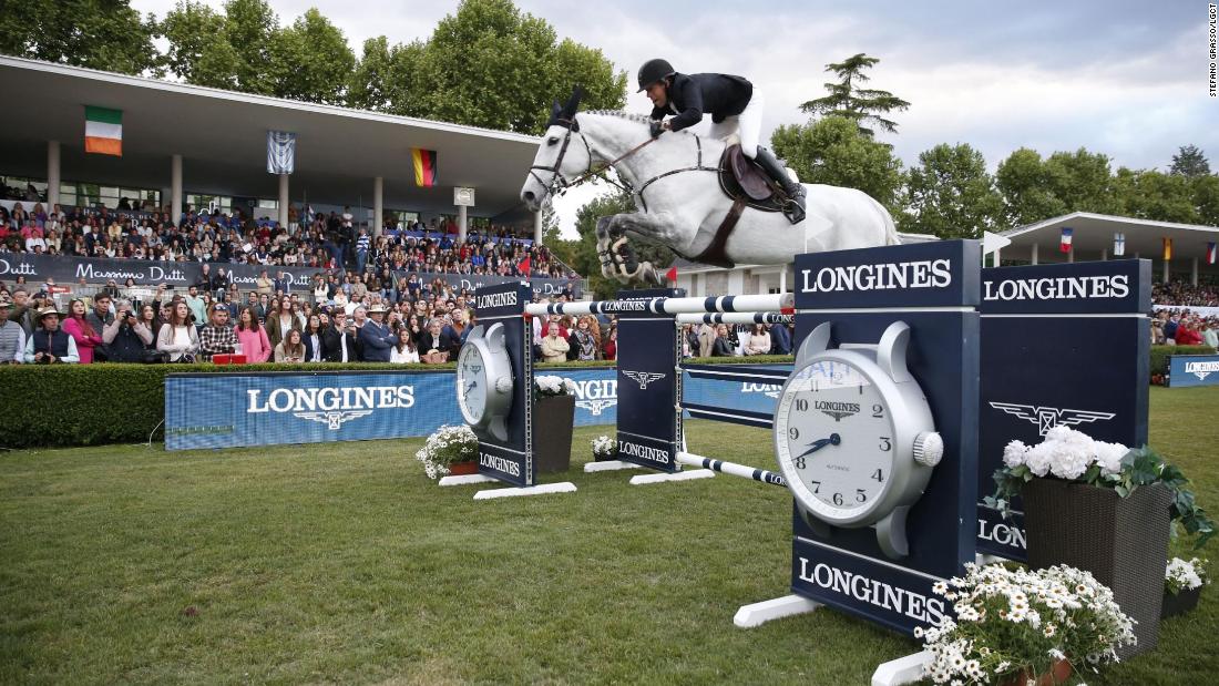 &lt;strong&gt;Madrid:&lt;/strong&gt; Van der Vleuten on Dana Blue finished a narrow second behind Fuchs in the Spanish capital.