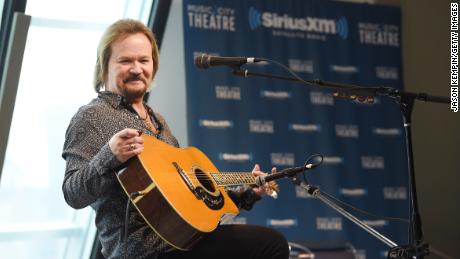 Travis Tritt cancels concerts on stages with Covid safety measures