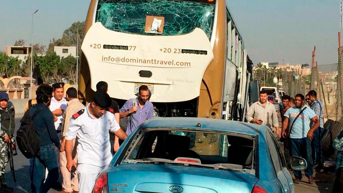 Egypt explosion injures tourists near Giza pyramids