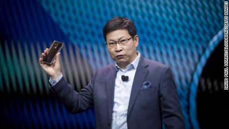 US loosens restrictions on Huawei products temporarily