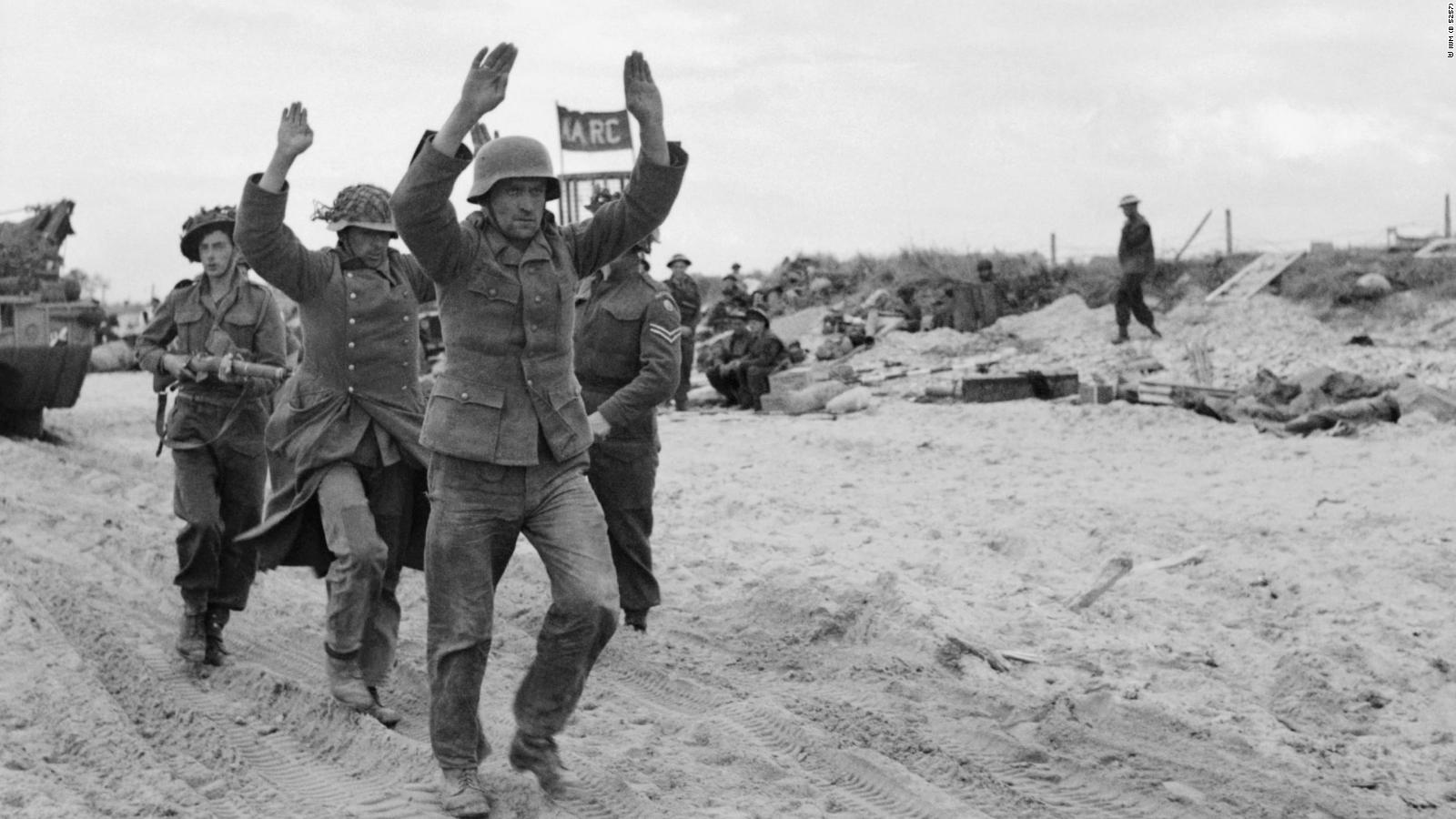 D Day Invasion Rare Photos Reveal The Chronology Of Events Cnn Style - roblox frontlines world war 2 infantry battles