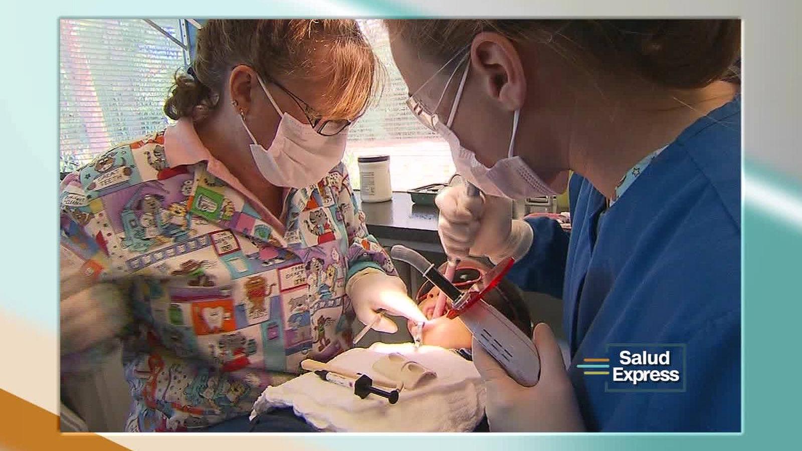 Dentadura De Niños Que Se Chupan El Dedo