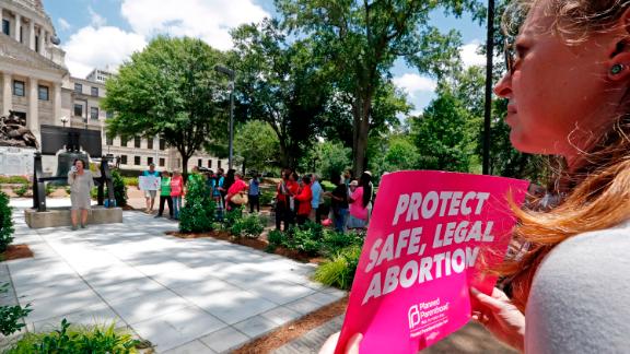 Missouri Judge's Order Allows Planned Parenthood To Provide Abortions ...