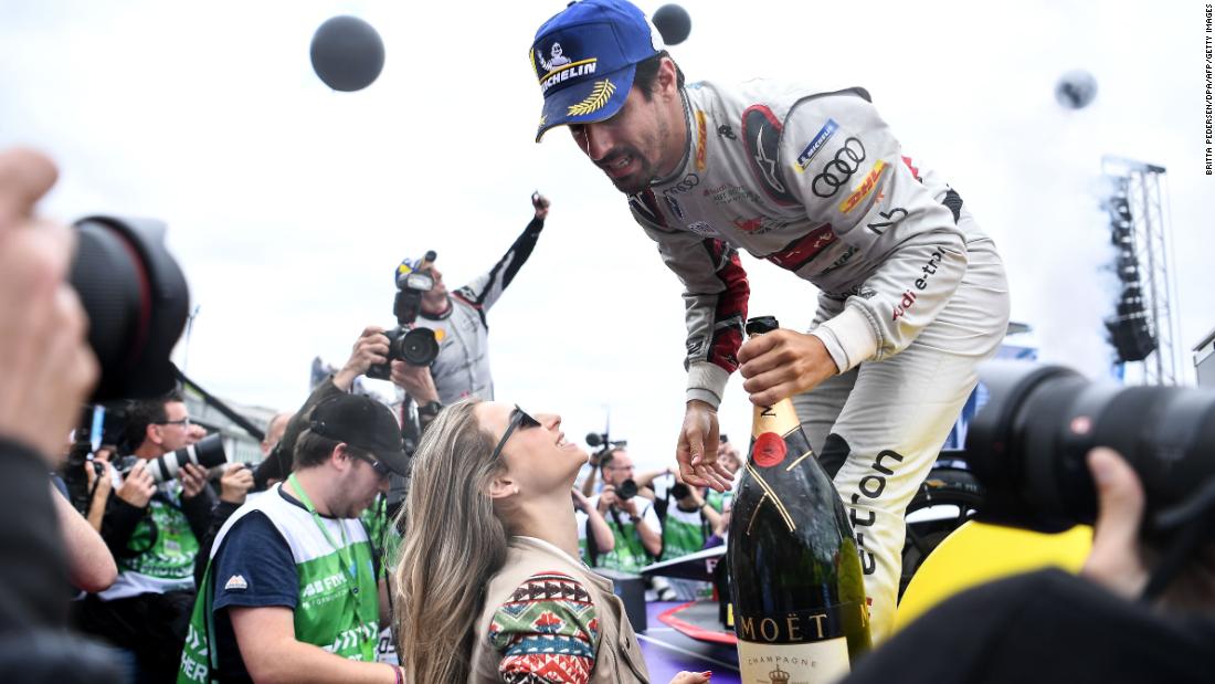 An ecstatic Lucas Di Grassi celebrated in style after dominating the Berlin E-Prix to close the gap at the top of the drivers&#39; championship.