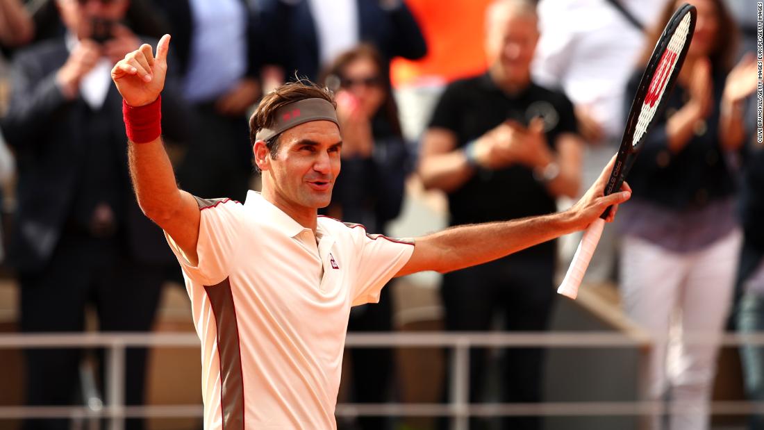 Roger Federer, playing the second match of his French Open comeback, beat German lucky loser Oscar Otte in straight sets. 