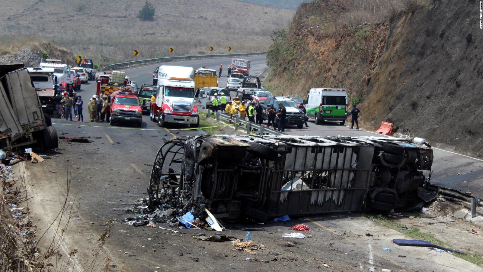 tourist bus crash in mexico