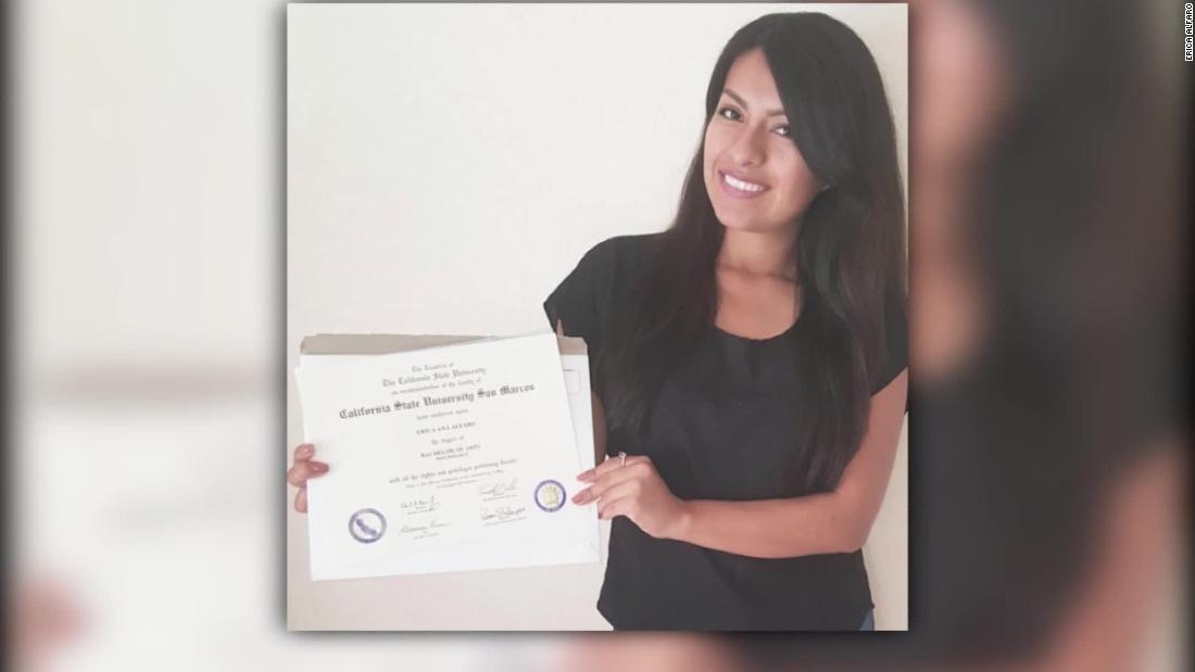 Recién graduada comparte su historia de sacrificio - CNN Video