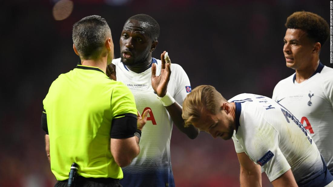 Moussa Sissoko of Tottenham Hotspur pleads with referee Damir Skomina after a hand ball call early in the final. 