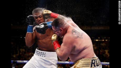 Boxing&#39;s &#39;Clash on the Dunes&#39; overshadowed by &#39;sportswashing&#39; concerns