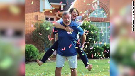 Parents celebrate their empty nest with photo shoot - CNN ...